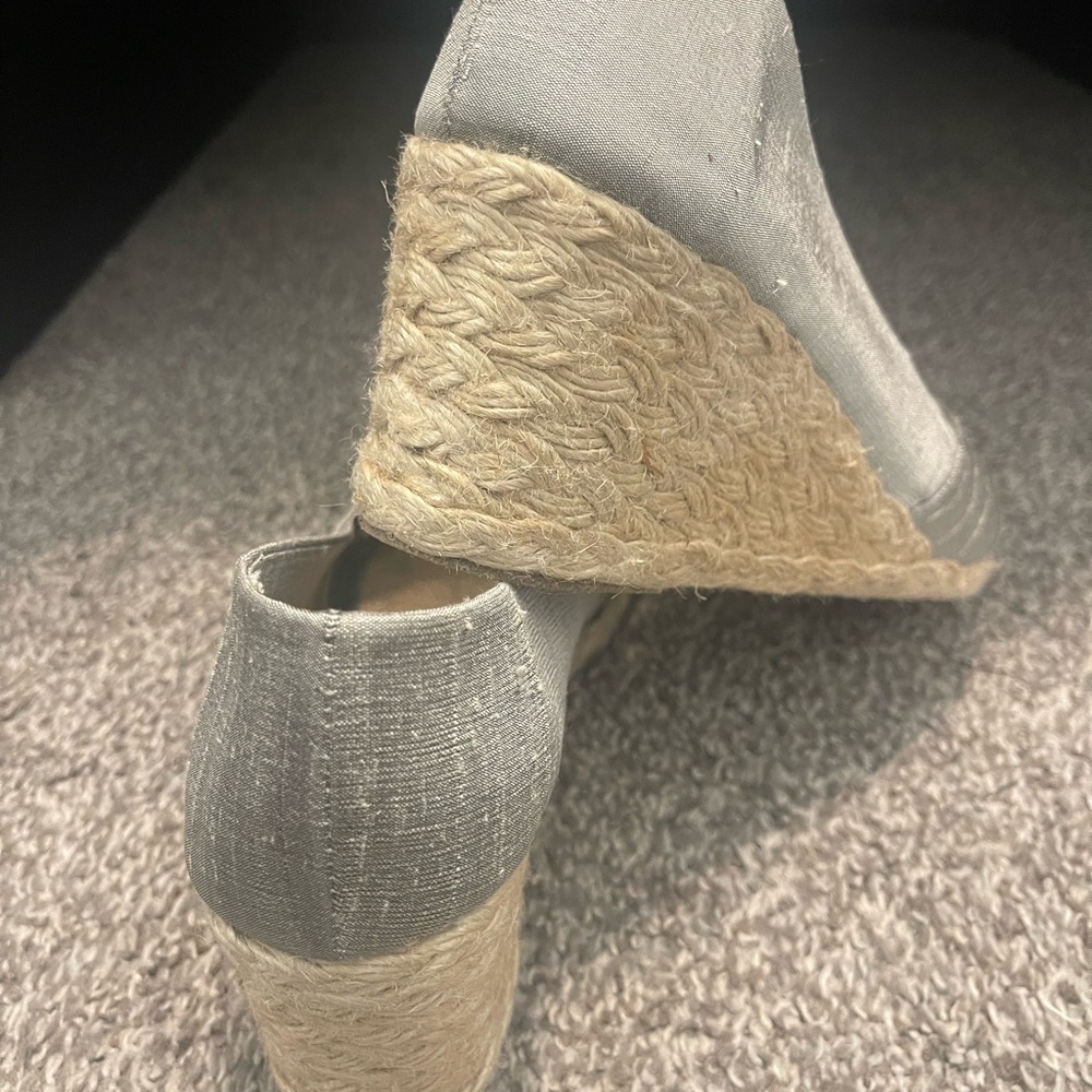 Beautiful silver wedges🩶 - Picture 3 of 5